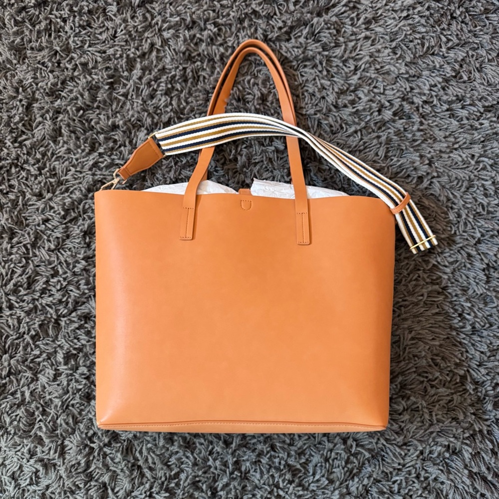 Mark & Graham Vegan Leather Fillmore Tote in Chestnut - Like New!